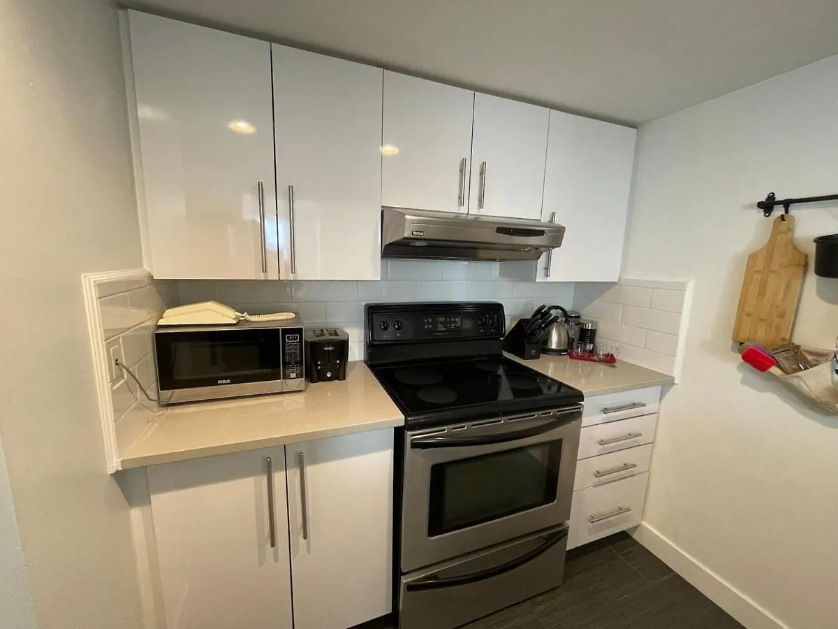Apartment Paris Place Vancouver Canada